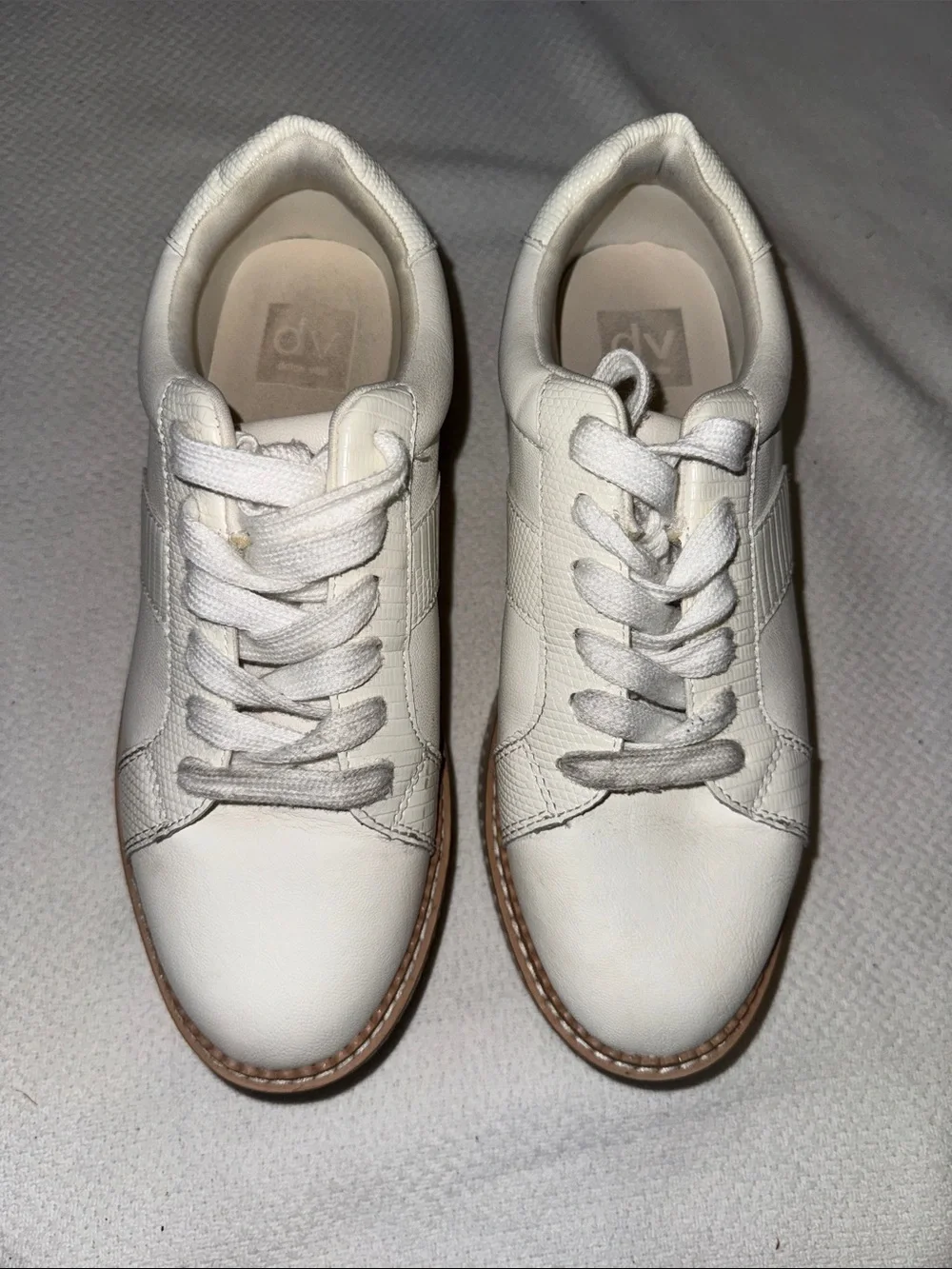 DV by Dolce Vita Bubbles Platform White Leather Low-Top Sneakers Size 8.5